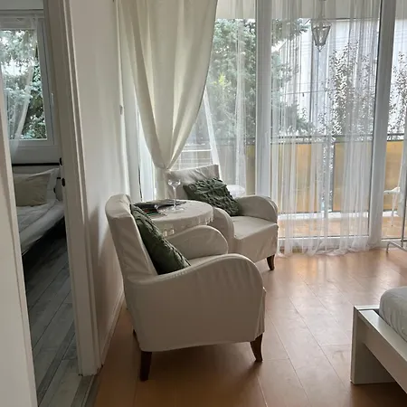 Keskeny Ut Appartement